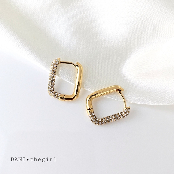 NEW Gold Asymmetric CZ Diamond Rectangle Hoop Earrings - Picture 8 of 8